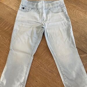 Jordache Capri Length Pull-on denim